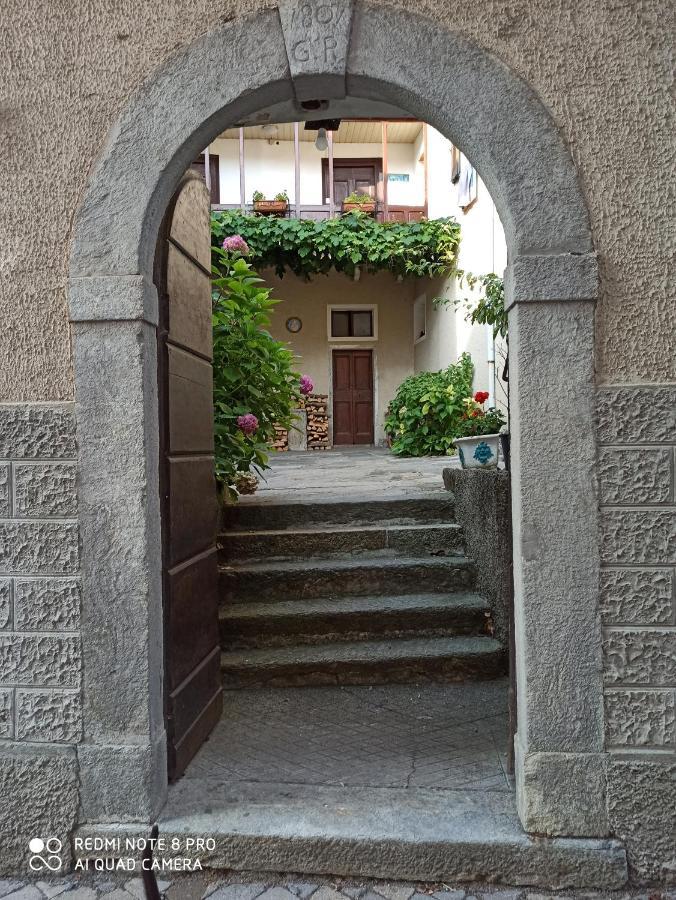 Casa Olmi Dependance Leilighet Castiglione dʼIntelvi Eksteriør bilde